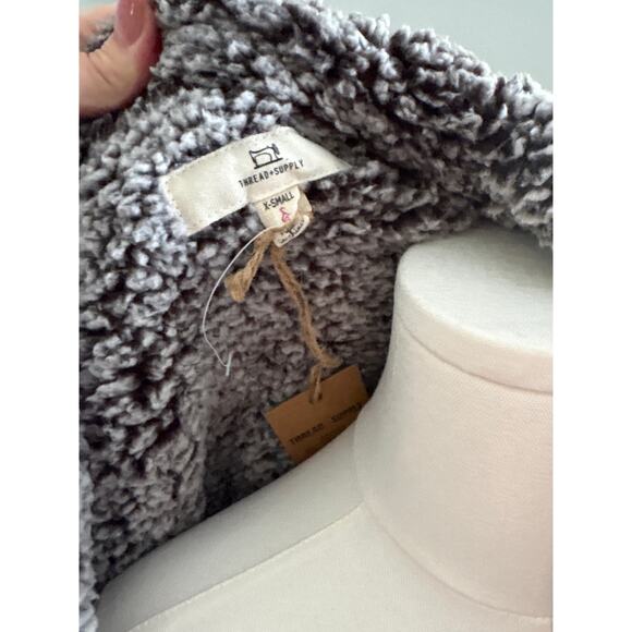 NWT Thread & Supply Plaid Sherpa Cardigan Sweater Size XS Gray Windowpane - Picture 7 of 10
